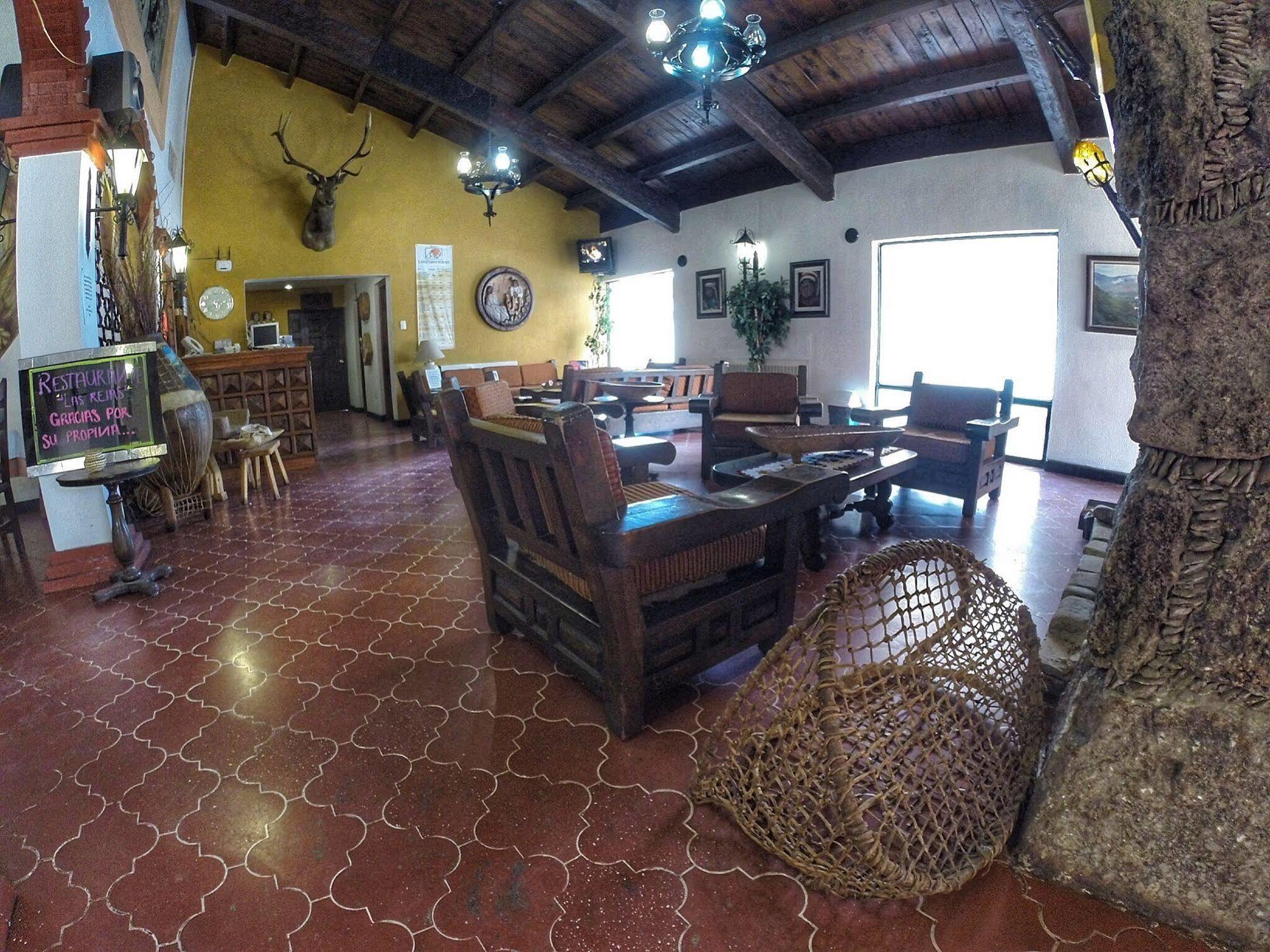 Hotel Parador Santa Cruz Creel Extérieur photo